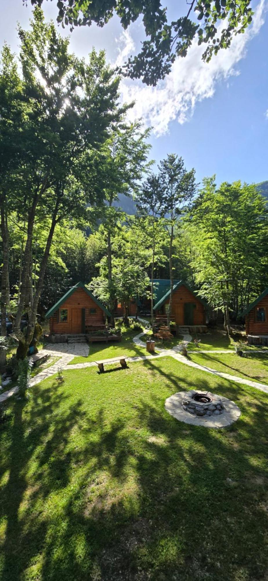 Bungalows Prokletije Gusinje Exterior photo