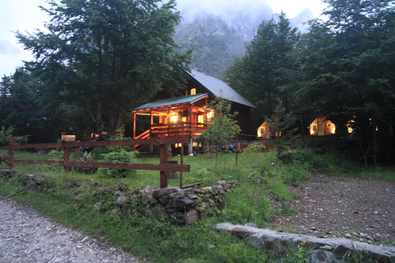 Bungalows Prokletije Gusinje Exterior photo