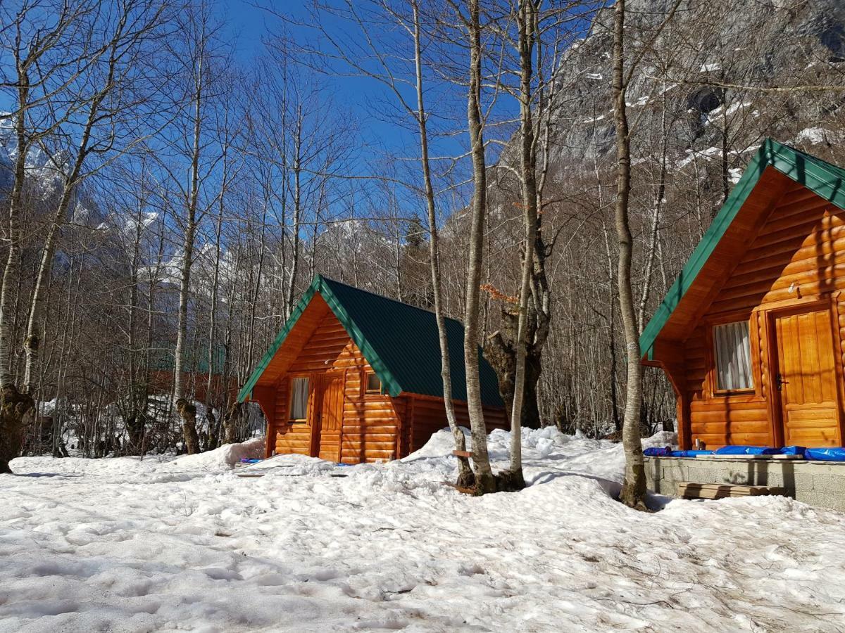 Bungalows Prokletije Gusinje Exterior photo